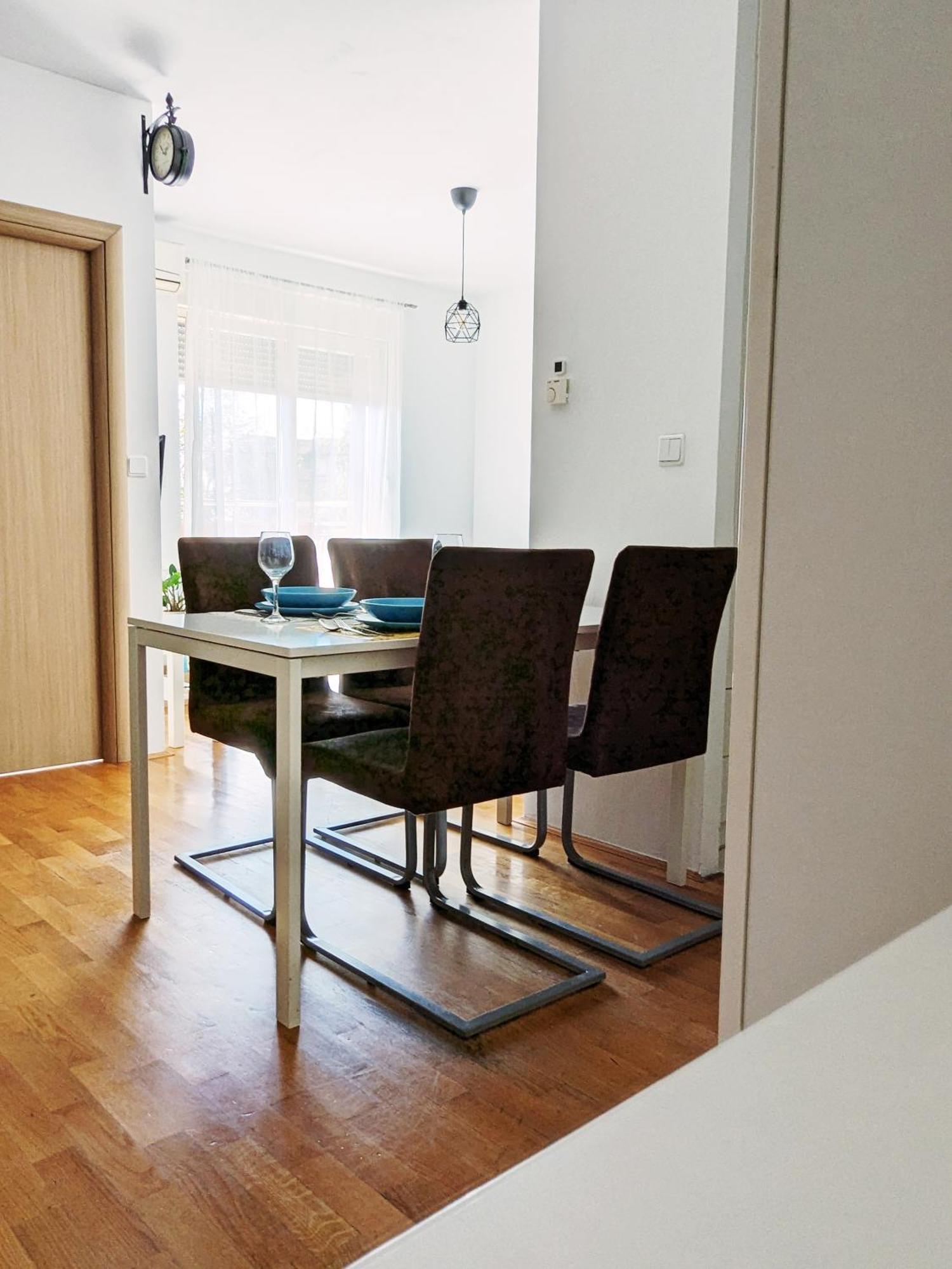 Doma-Lu Apartment-Near Airport And Highway- Free Parking Velika Mlaka Luaran gambar